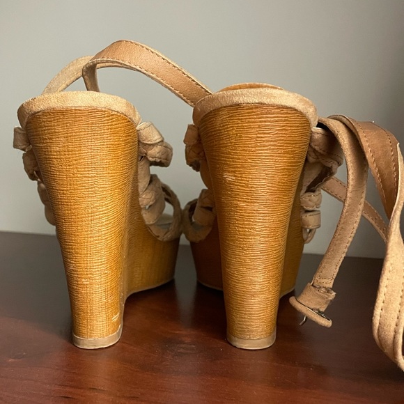 Rue 21 wedge high heel 7/8 - Picture 5 of 5